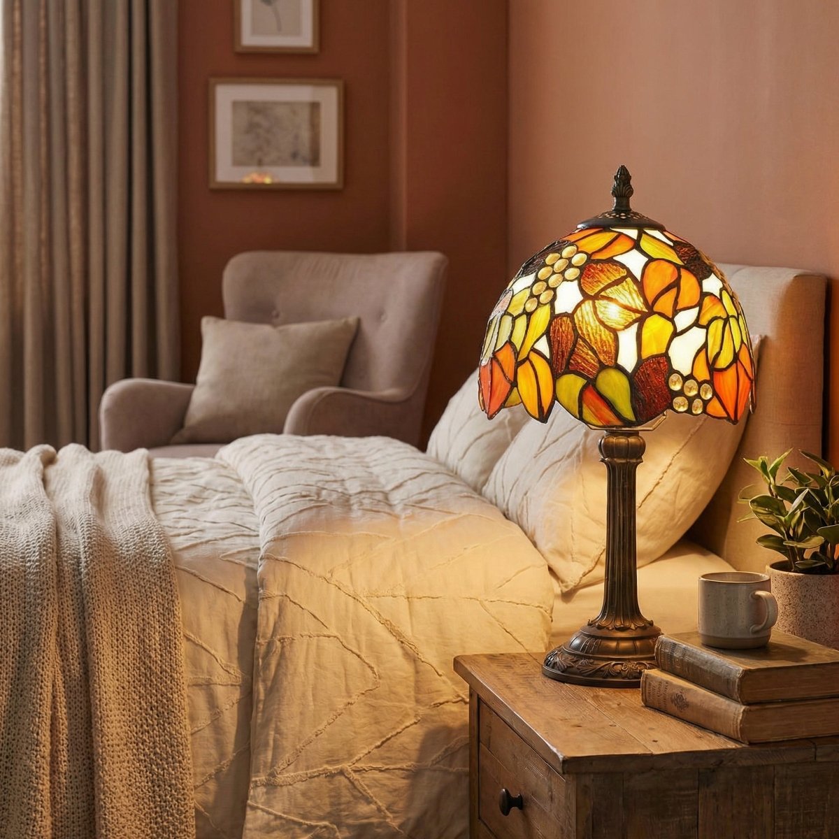 Stained Glass Lamp With Decorative Shade 16 Inch Height