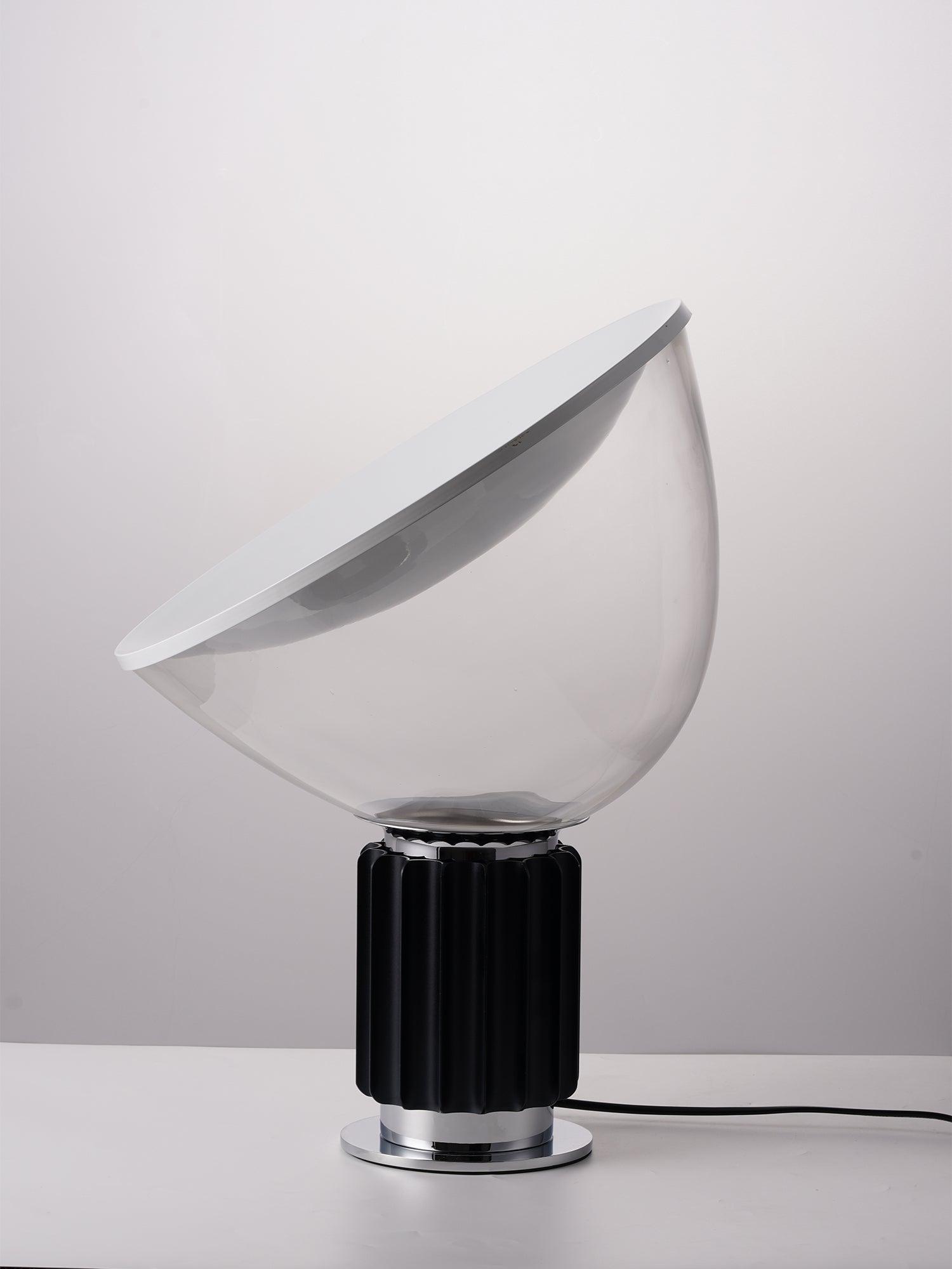 Nexus bordlampe, aluminiumsreflektor, blæst glasskærm, E26/E27