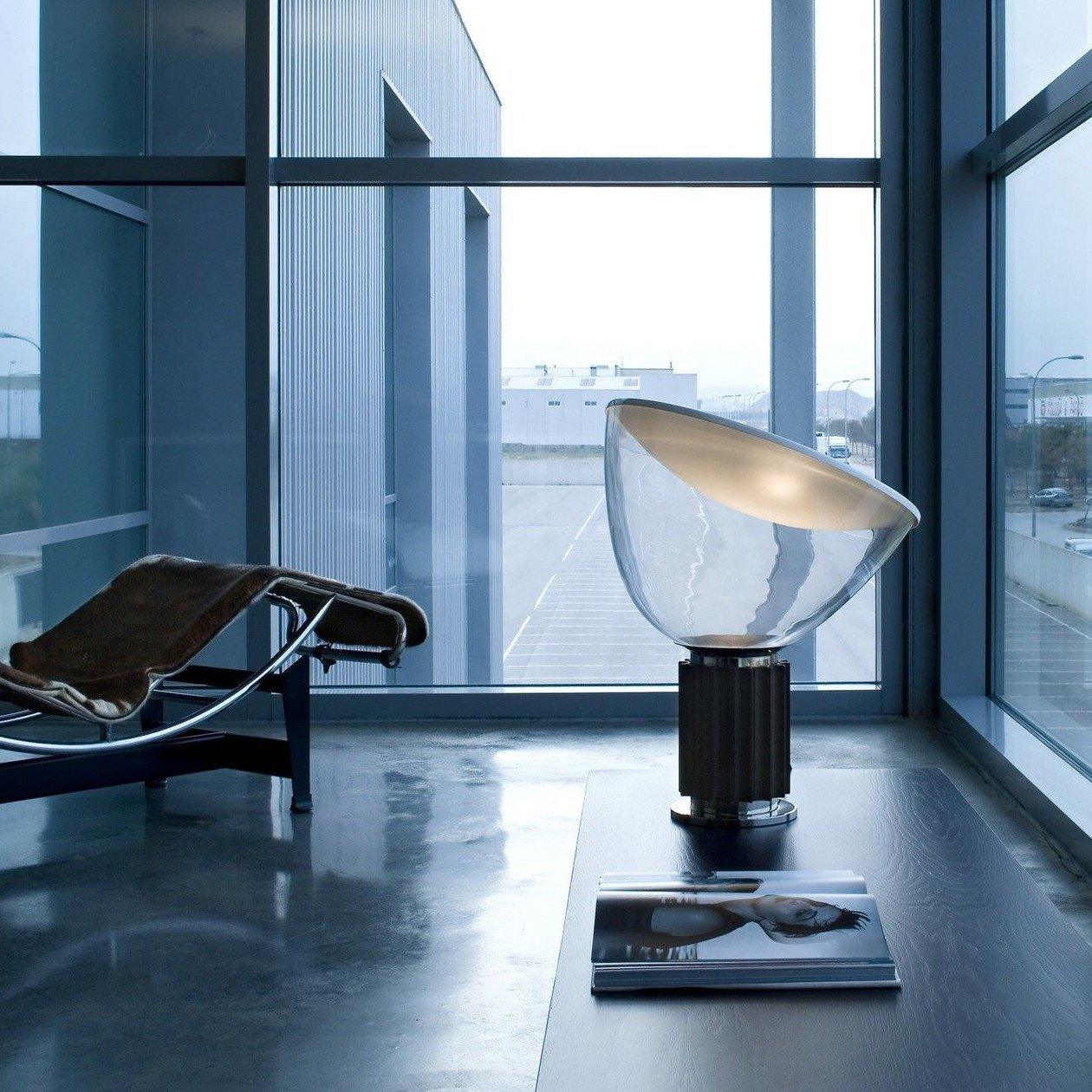 Nexus bordlampe, aluminiumsreflektor, blæst glasskærm, E26/E27