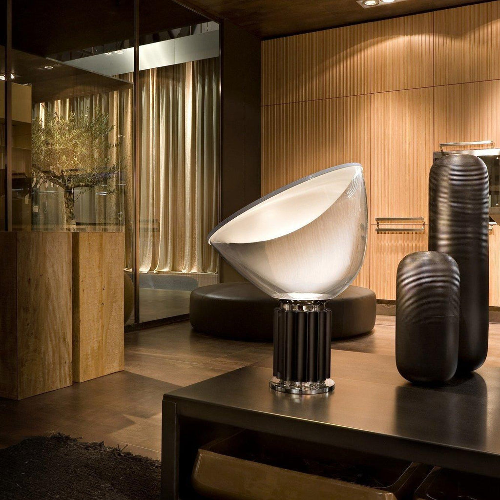 Nexus bordlampe, aluminiumsreflektor, blæst glasskærm, E26/E27