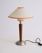 Talonwood bordlampe, stofskærm og valnødtræsbase, varmt lys