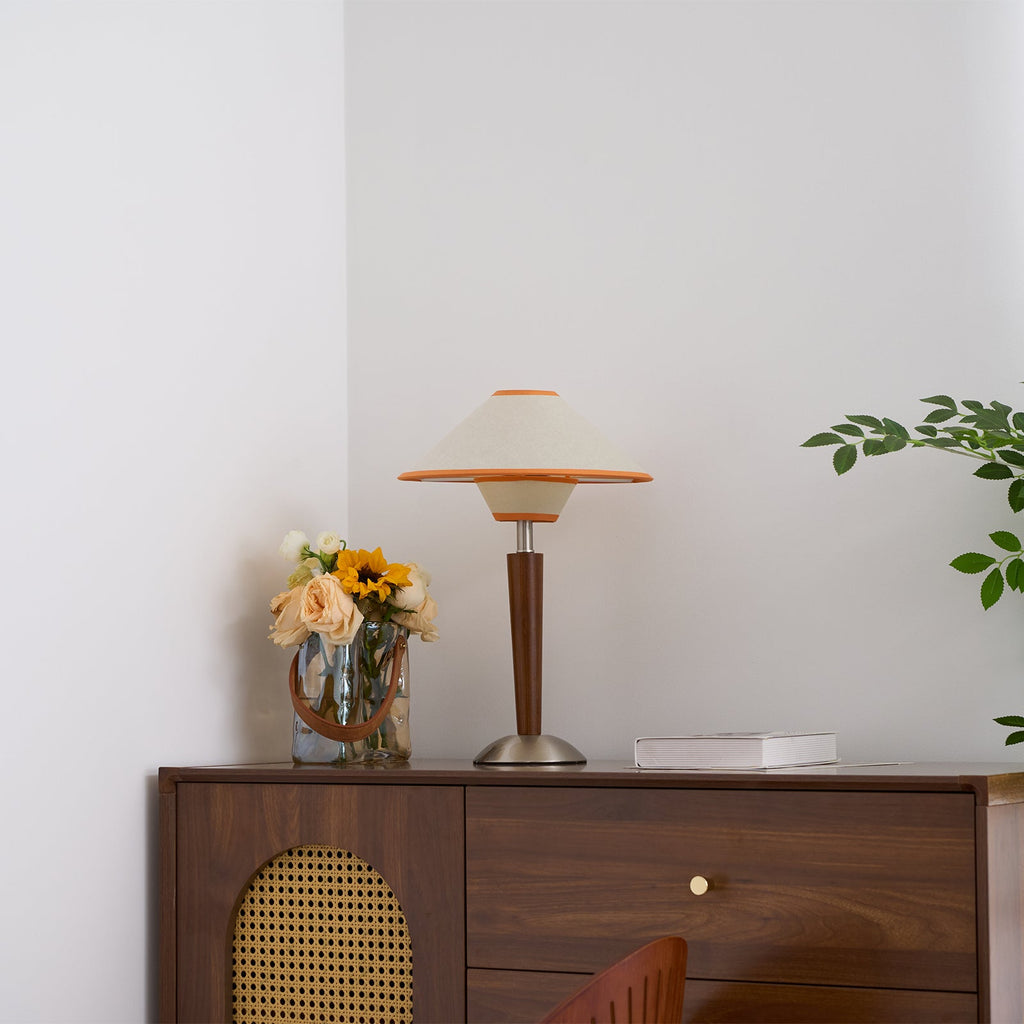 Talonwood bordlampe, stofskærm og valnødtræsbase, varmt lys