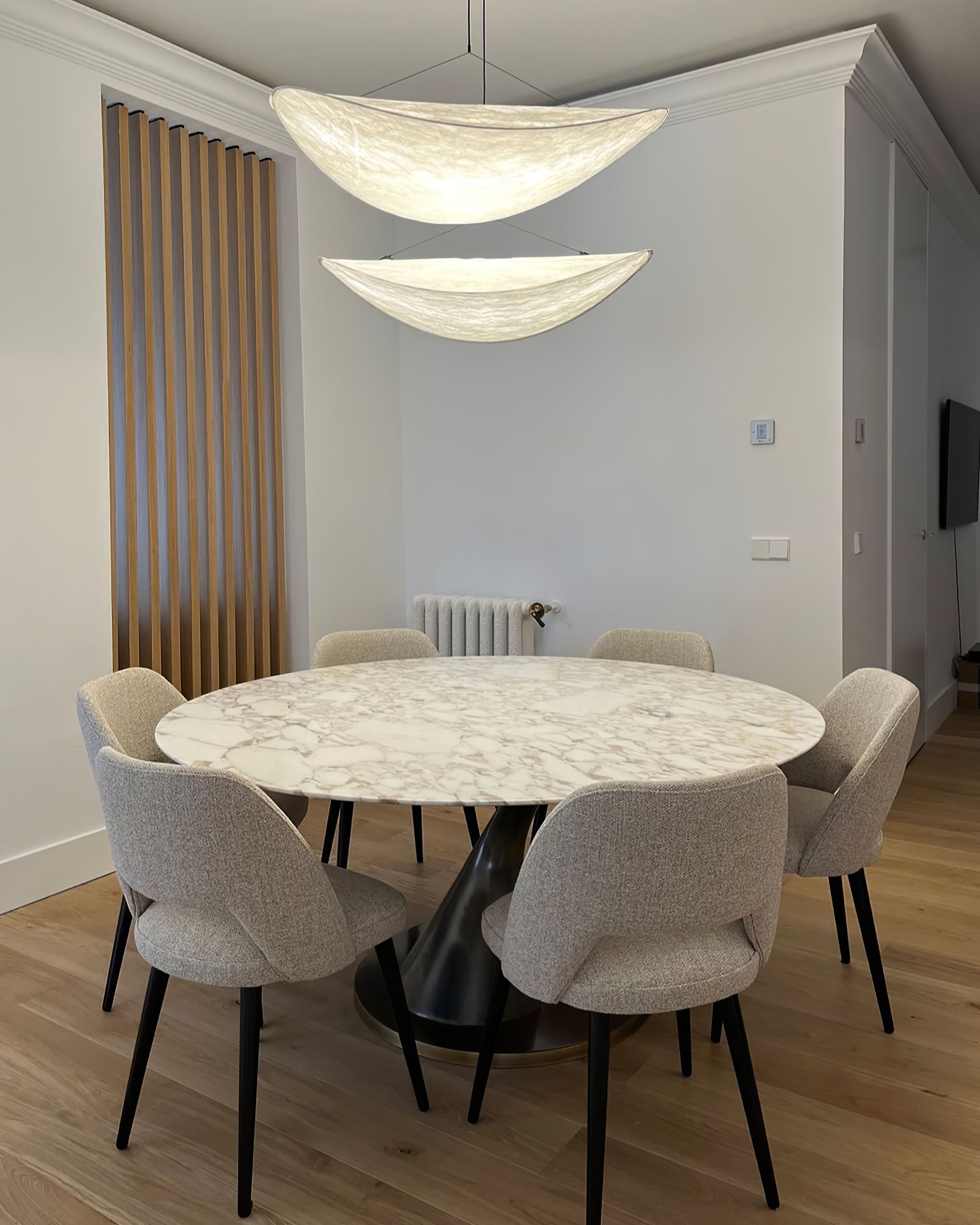 Pendellampe, Tense, Mulberrysilke-diffuser, sort ramme, LED, dæmpbar