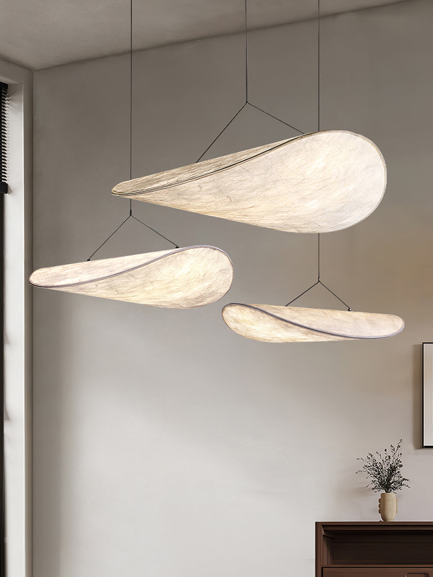 Pendellampe, Tense, Mulberrysilke-diffuser, sort ramme, LED, dæmpbar
