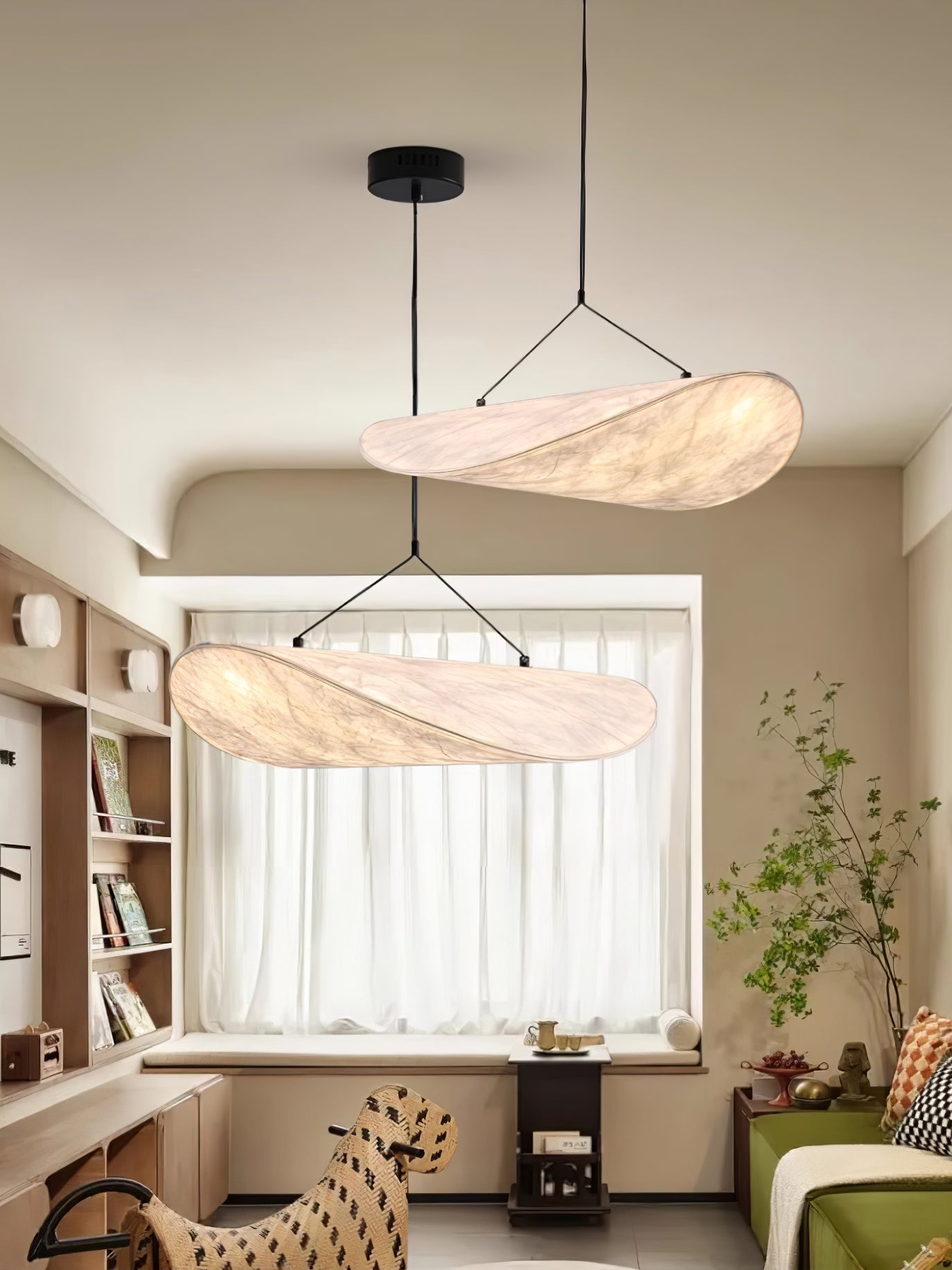 Pendellampe, Tense, Mulberrysilke-diffuser, sort ramme, LED, dæmpbar