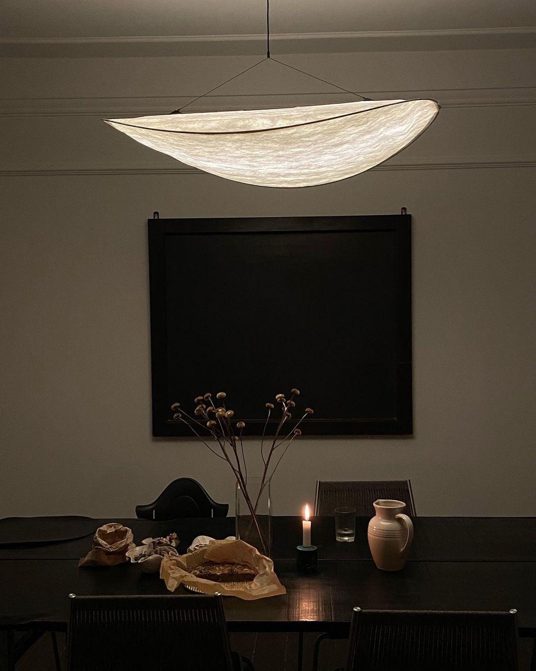 Pendellampe, Tense, Mulberrysilke-diffuser, sort ramme, LED, dæmpbar