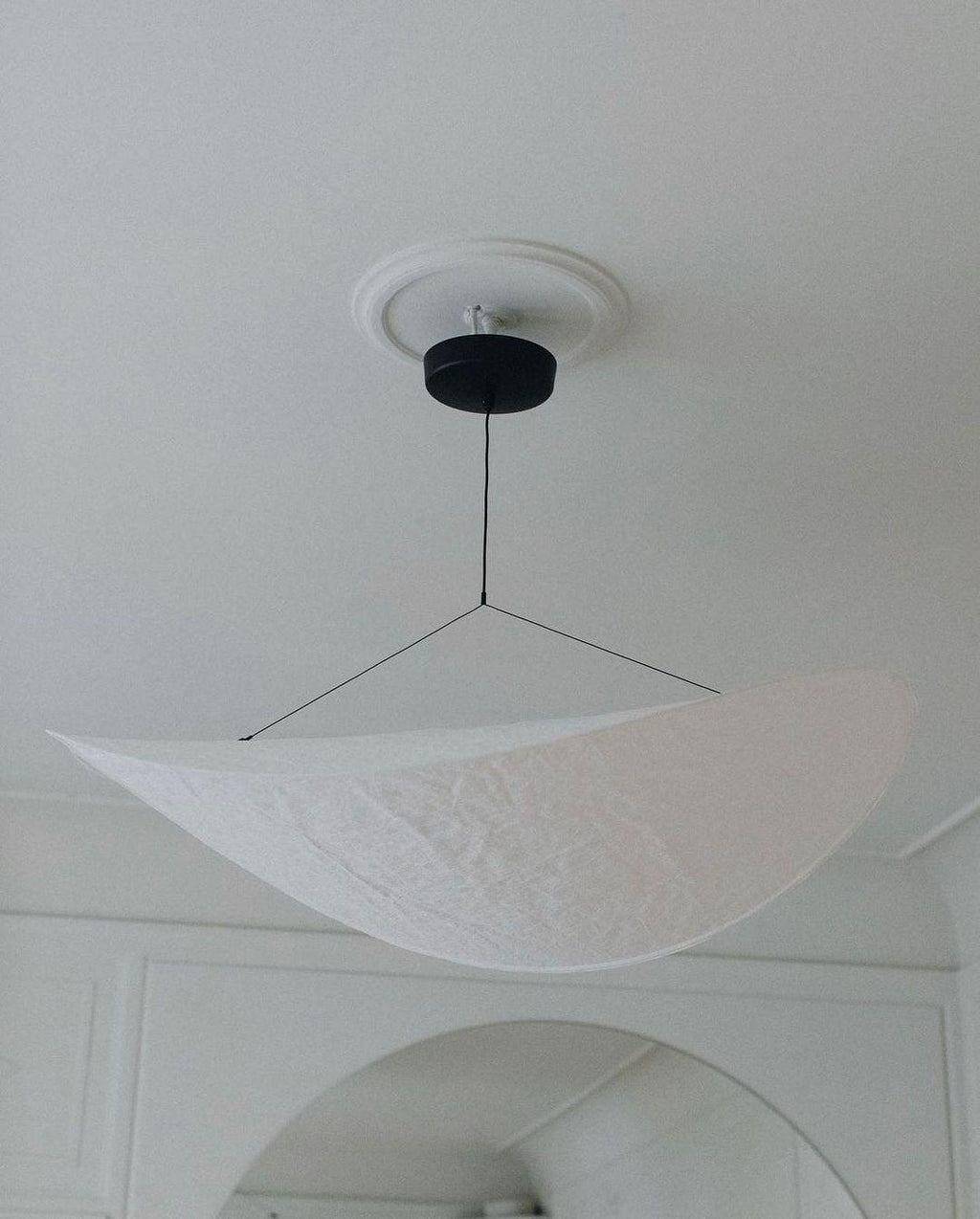 Pendellampe, Tense, Mulberrysilke-diffuser, sort ramme, LED, dæmpbar