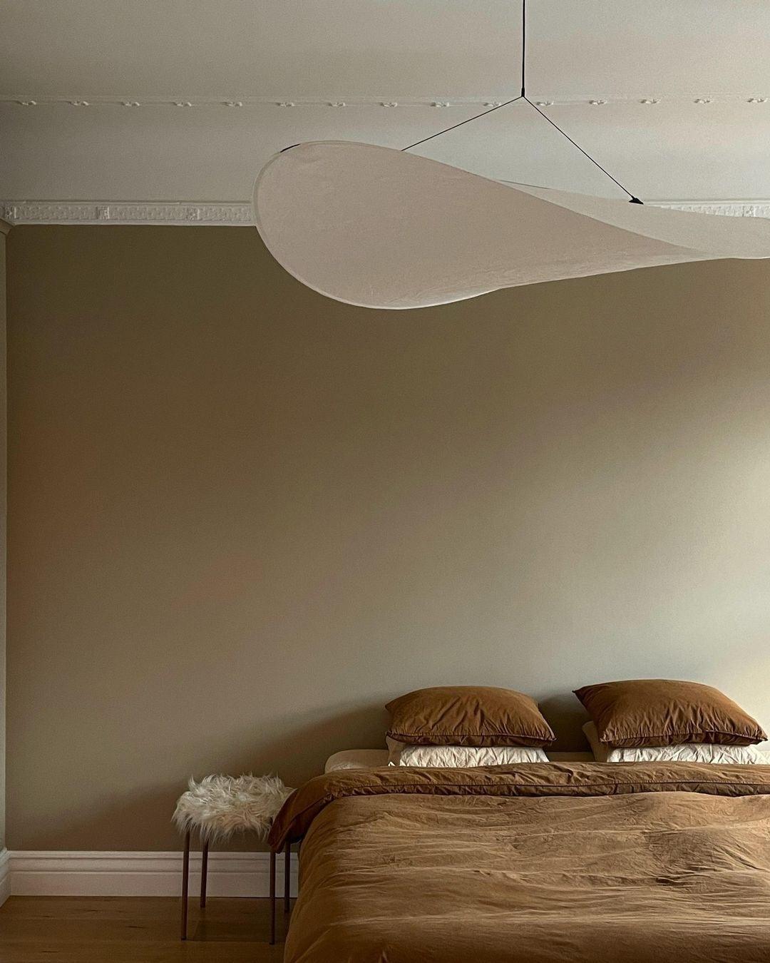 Pendellampe, Tense, Mulberrysilke-diffuser, sort ramme, LED, dæmpbar