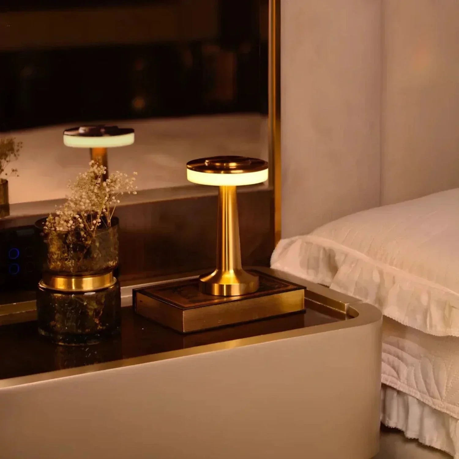 Wireless Table Lamp, Retro Bar Design, Dimmable USB-C LED