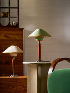 Talonwood bordlampe, stofskærm og valnødtræsbase, varmt lys