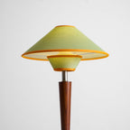 Talonwood bordlampe, stofskærm og valnødtræsbase, varmt lys