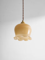 Valley Flower pendellampe, messingfinish, hvid eller beige bladdæksel