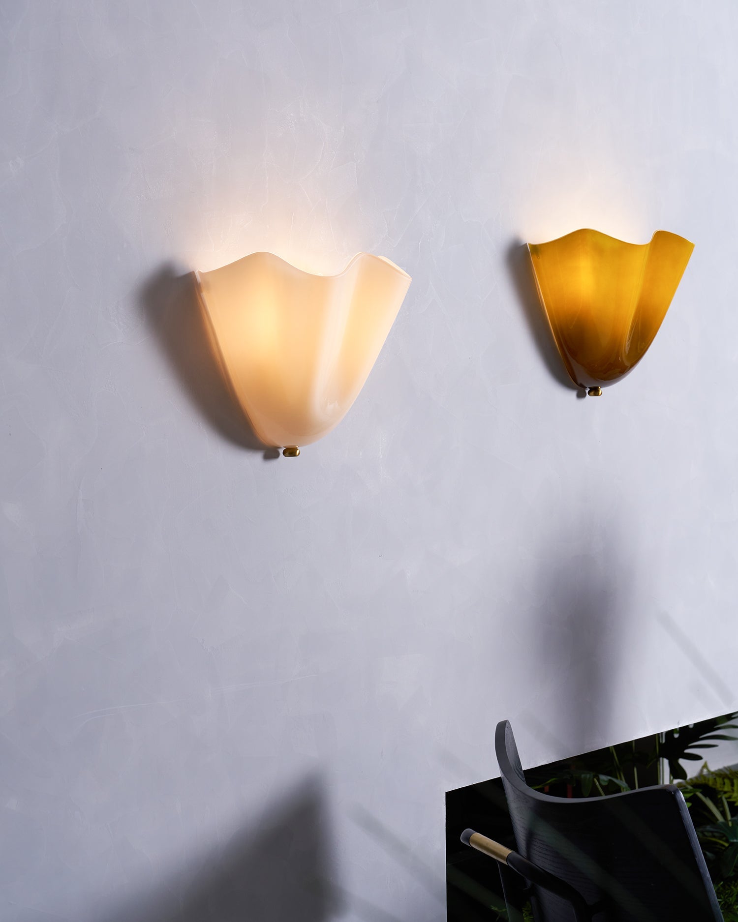 Wall Sconce Petalia, Translucent Glass, Petal Shape, G9 LED