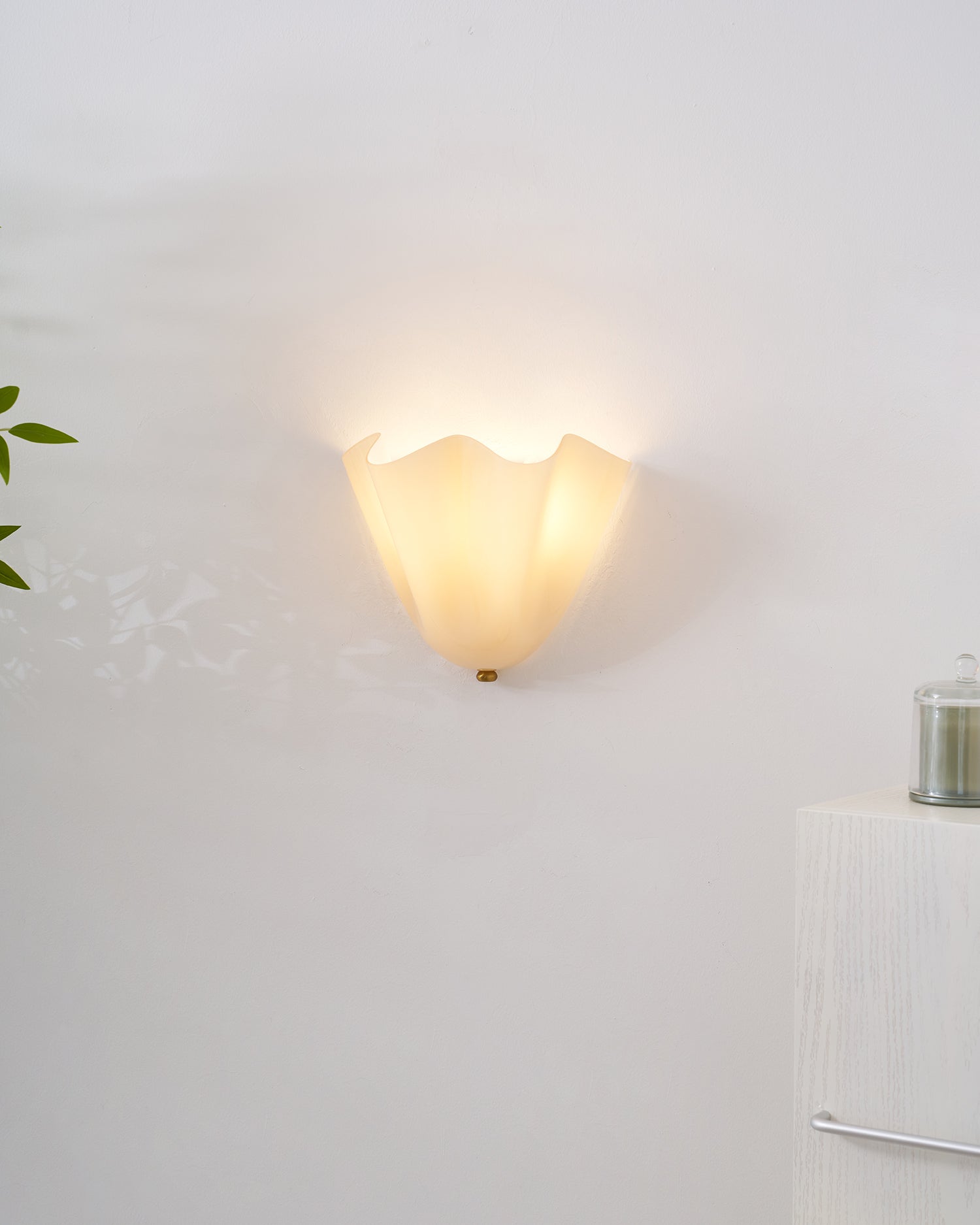 Wall Sconce Petalia, Translucent Glass, Petal Shape, G9 LED
