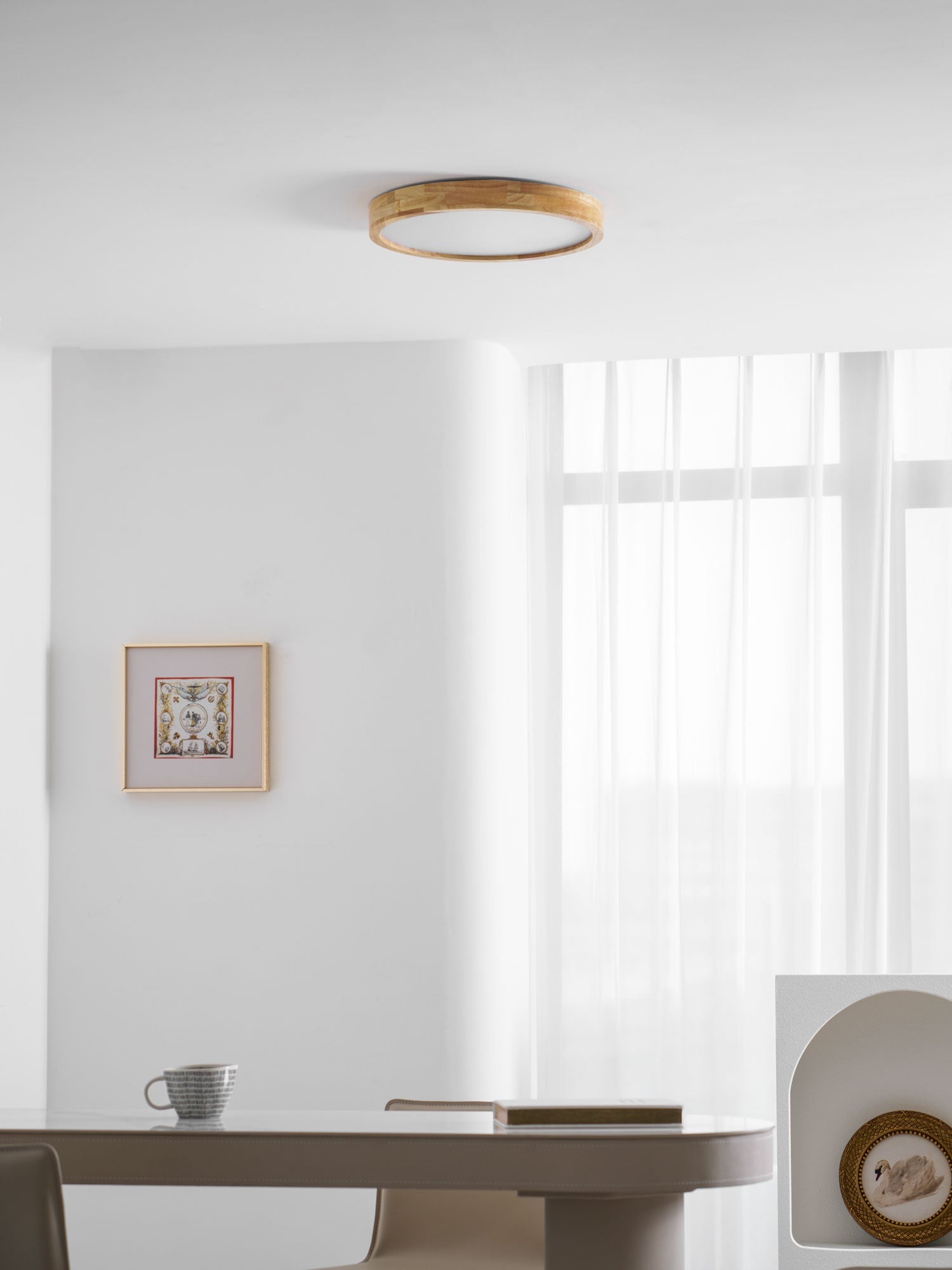 Loftlampe, naturligt gummitræ, slank indbygget montering, integreret LED