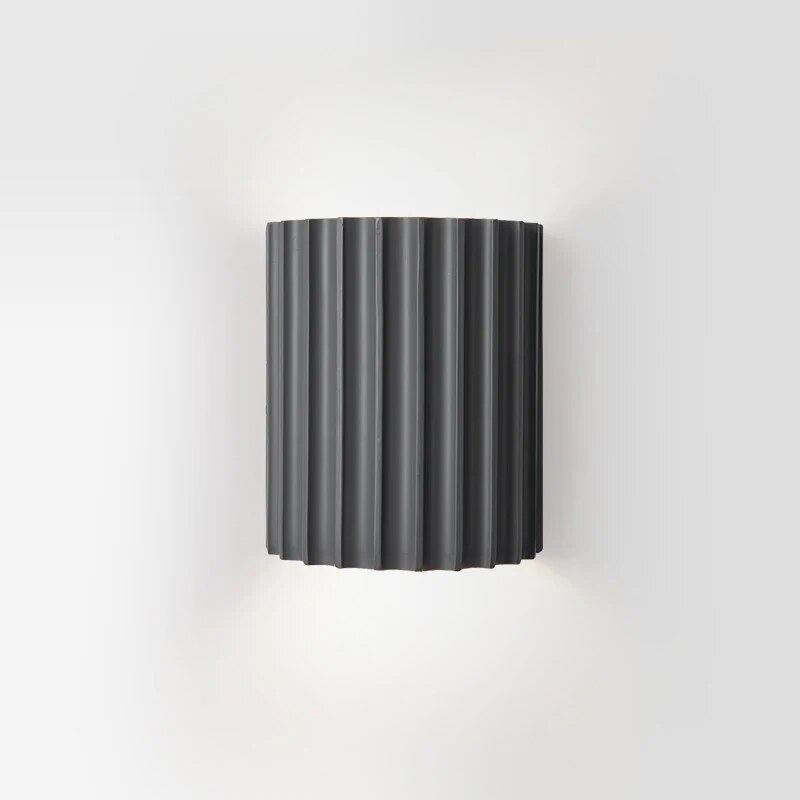 Skulpturel væglampe i harpiks med varmt LED-lys, nordisk stil