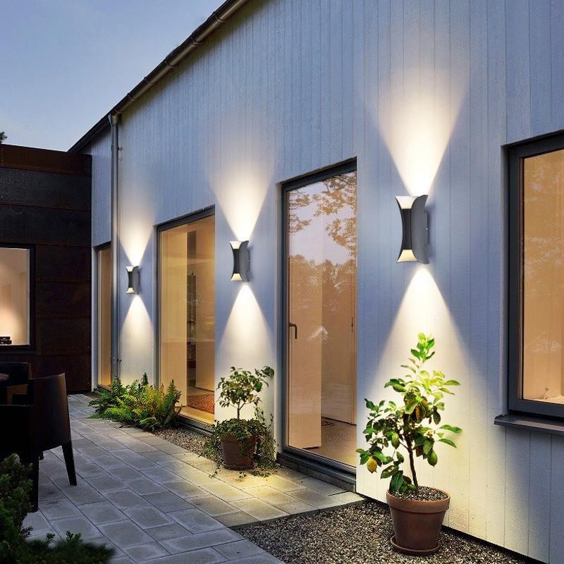 Applique murale extérieure Sunshine en aluminium et verre, lumière LED haut-bas
