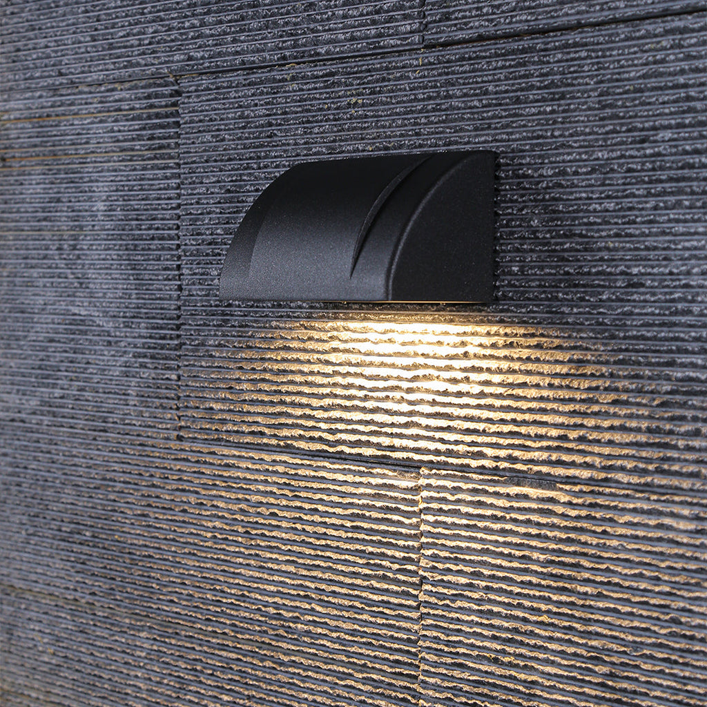 Luz de Parede Exterior Moderna em Vidro Geométrico com Estrutura em Alumínio Preto