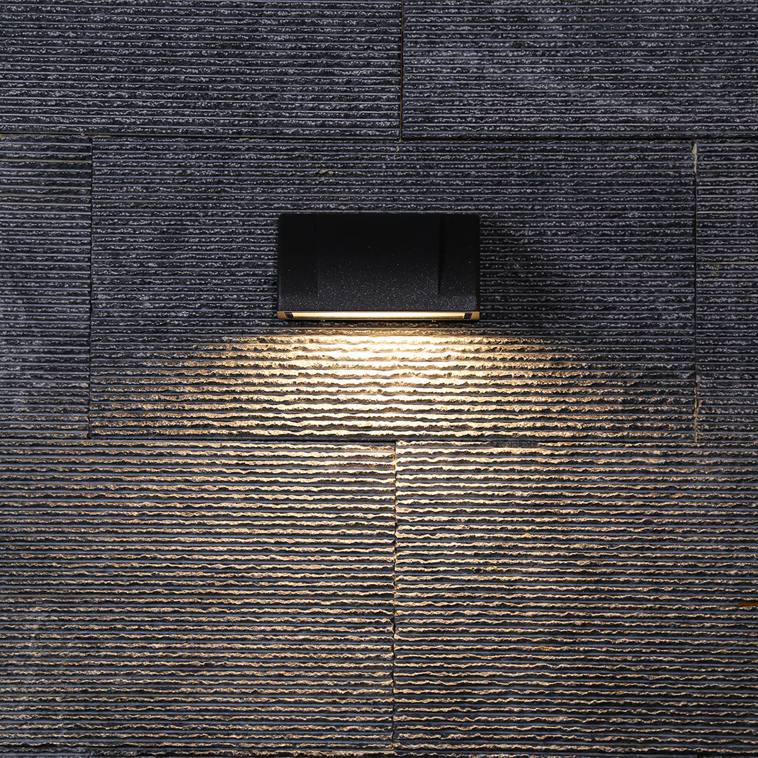 Luz de Parede Exterior Moderna em Vidro Geométrico com Estrutura em Alumínio Preto