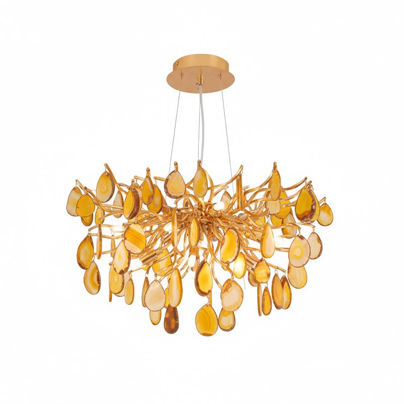 Compact amber agate Clérachic chandelier on a white backdrop, with honey-coloured teardrop slices clustered under a gold canopy.