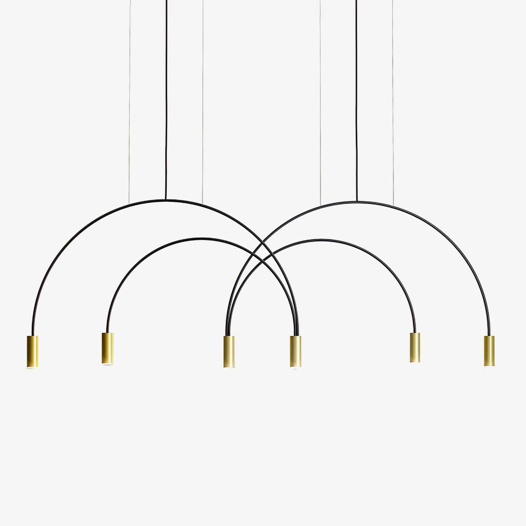 Six brass spot heads and three overlapping thin arches, this Clérachic pendant on a white backdrop.