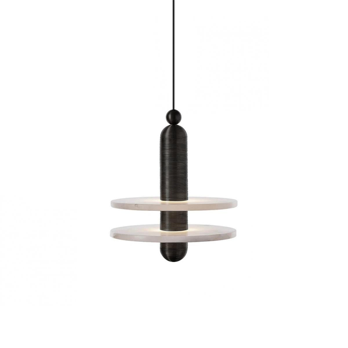 Clérachic double-disc pendant in black, two stacked alabaster plates on a ribbed black stem, studio shot on white.