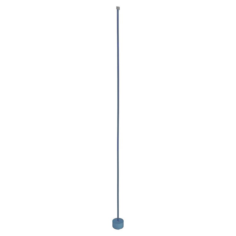 A slim blue Clérachic floor lamp strip stands almost upright from a round blue base on a plain white backdrop.