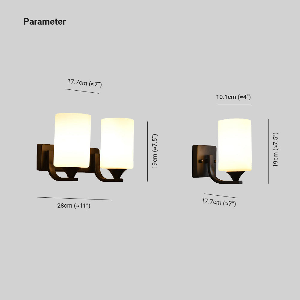 Dimension drawing for the Clérachic wall sconce: 1-light 17.7 cm / 7 in wide, 2-light 28 cm / 11 in wide, both 19 cm / 7.5 in tall, 10.1 cm / 4 in shade.