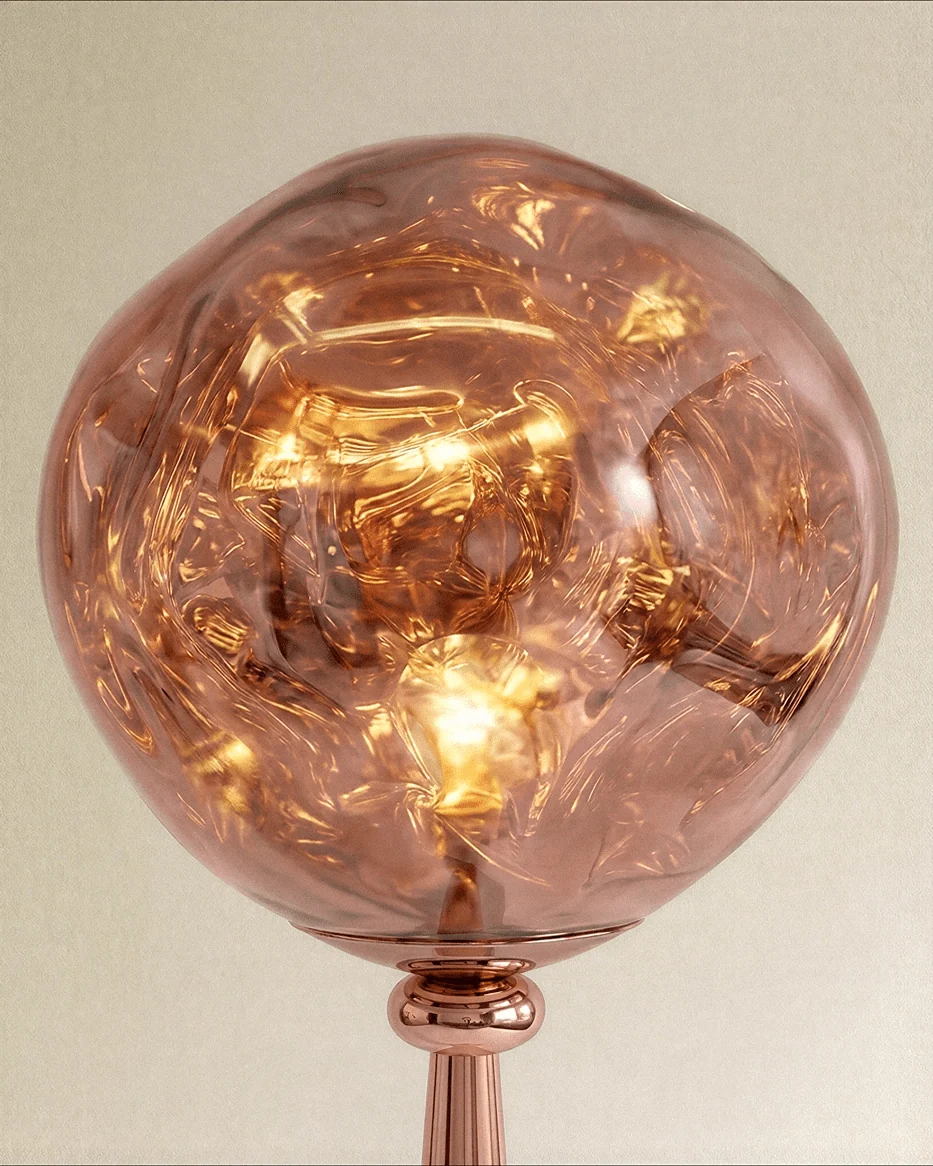 Clérachic close-up of the rippled rose gold shade glowing warm over a polished ball joint and slim cone neck.