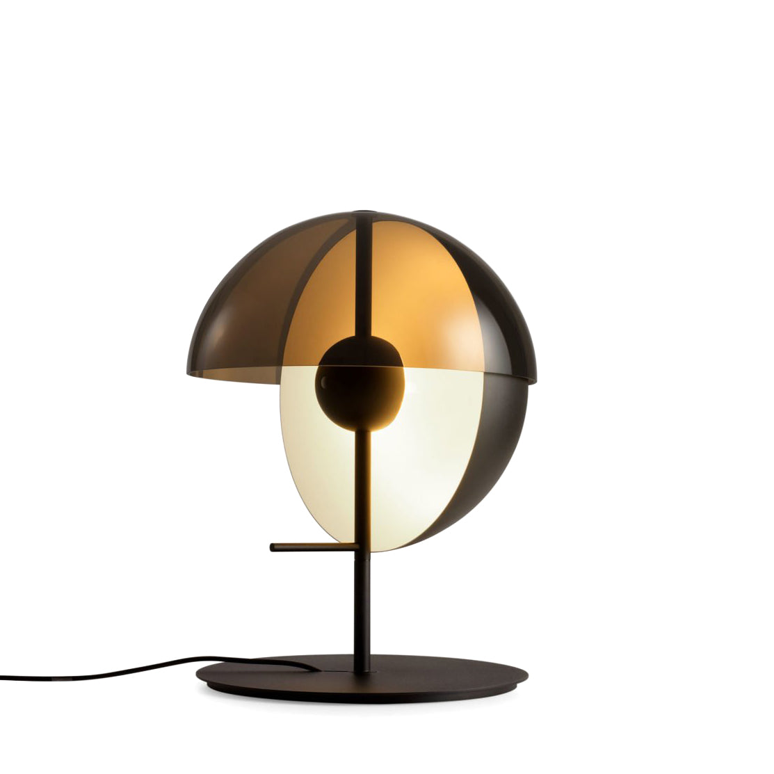 A black Clérachic table lamp seen from the left on white, with its amber half-dome shade open and a thin black cord trailing.