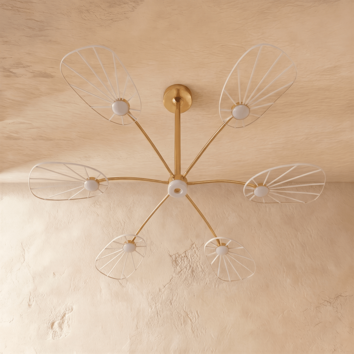 Clérachic leaf-shaped chandelier, 6 wire-frame acrylic panels lit white and arranged around a slim brass stem.