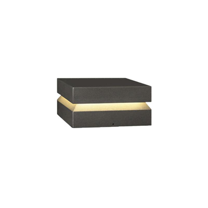 Smaller render of a Clérachic post light in dark grey on white, with a warm band under the lid.