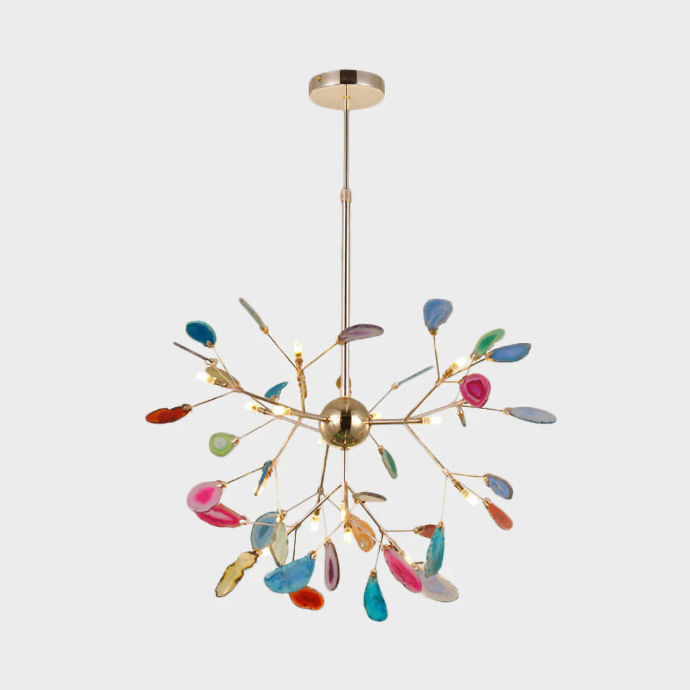 Clérachic agate chandelier with fewer, widely spaced branches and multicolour slices, on a pale grey backdrop.