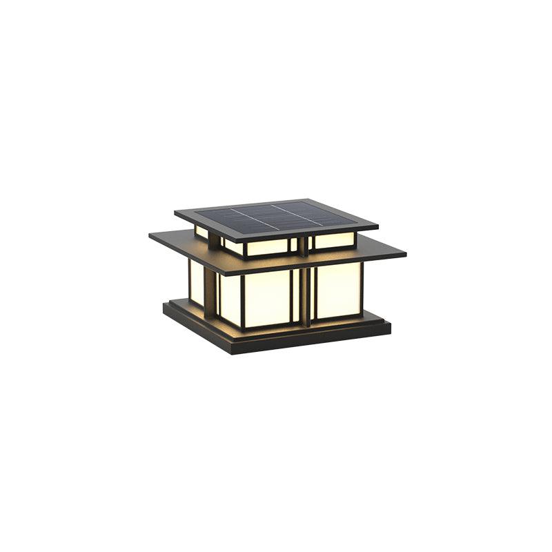 The Clérachic Ray pillar light from above, solar panel visible on the upper roof plate.