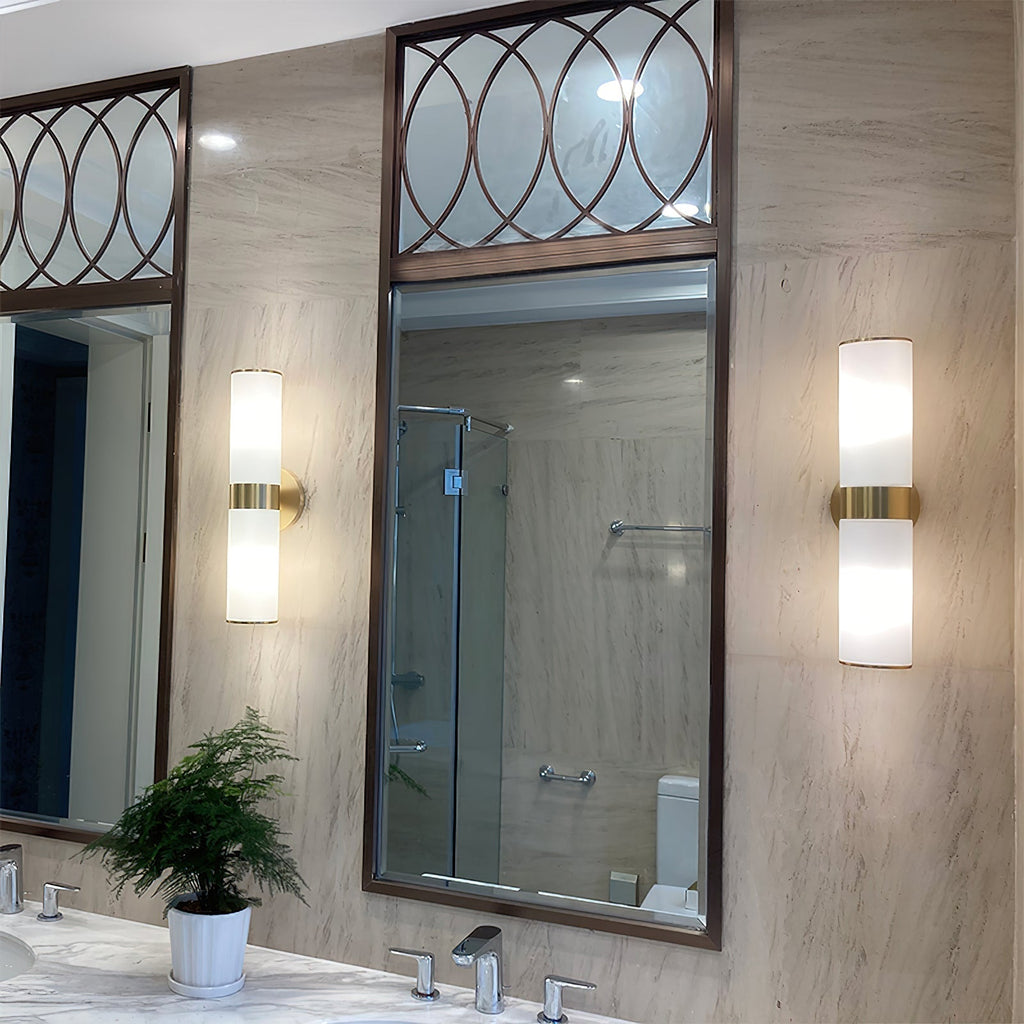 Clérachic Sway mounted on a marble bathroom wall and reflected in a wood framed mirror.