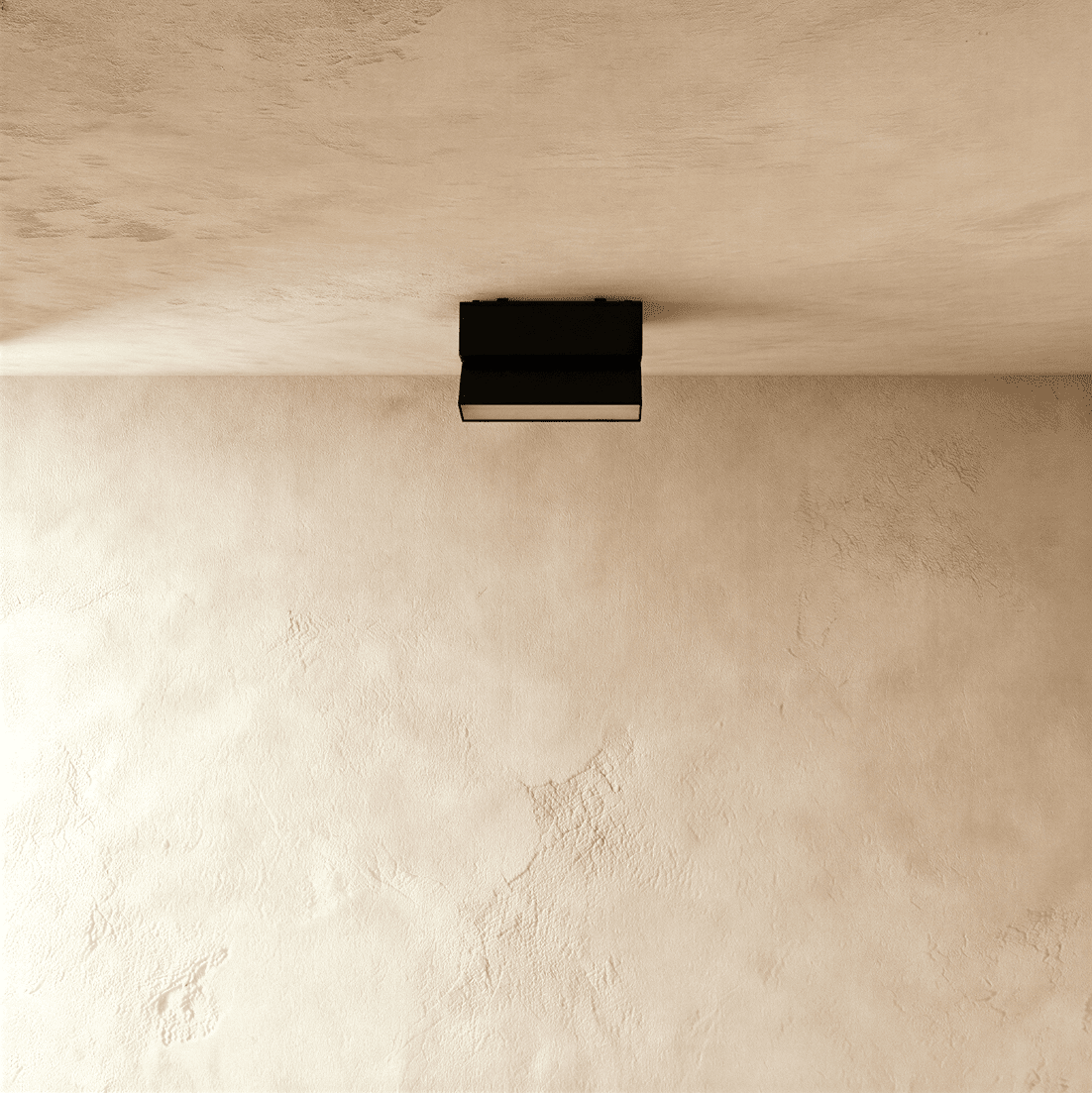 Clérachic short linear head in black, angled to show the stepped depth of its unlit housing.