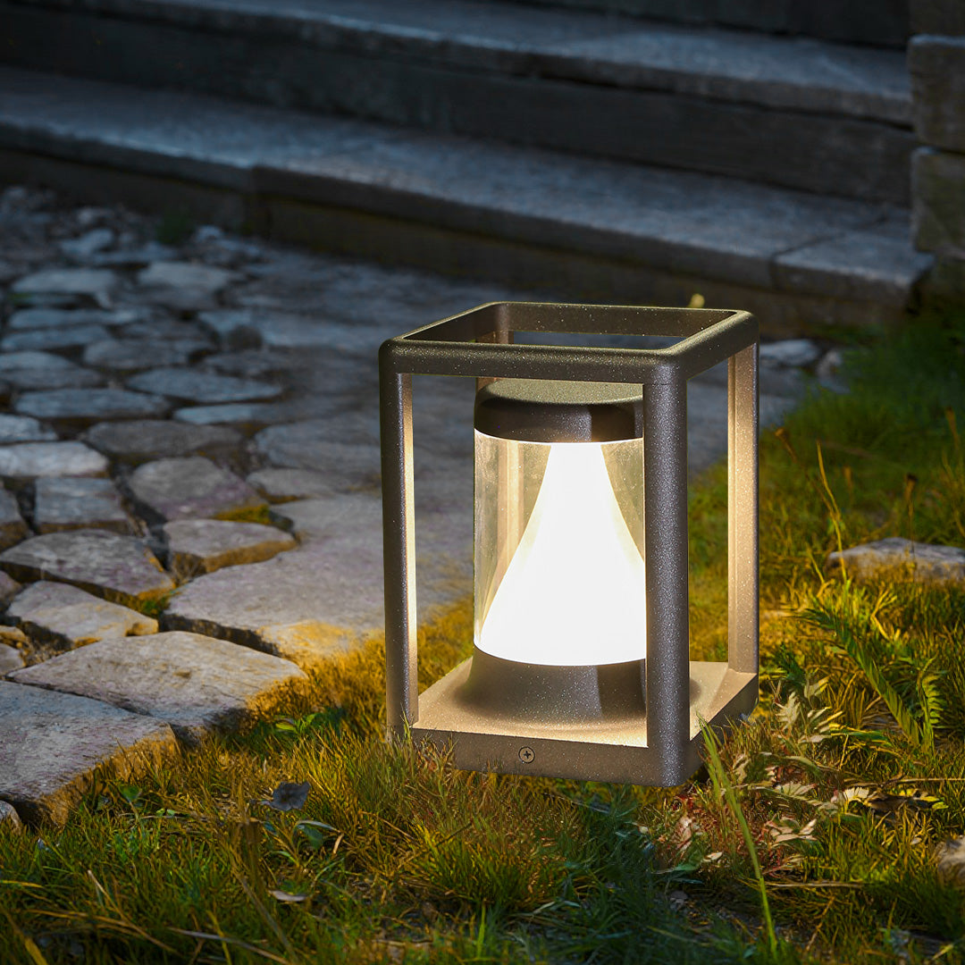 Lunan Aluminum Garden Stake Light, Scandinavian LED Bollard Design