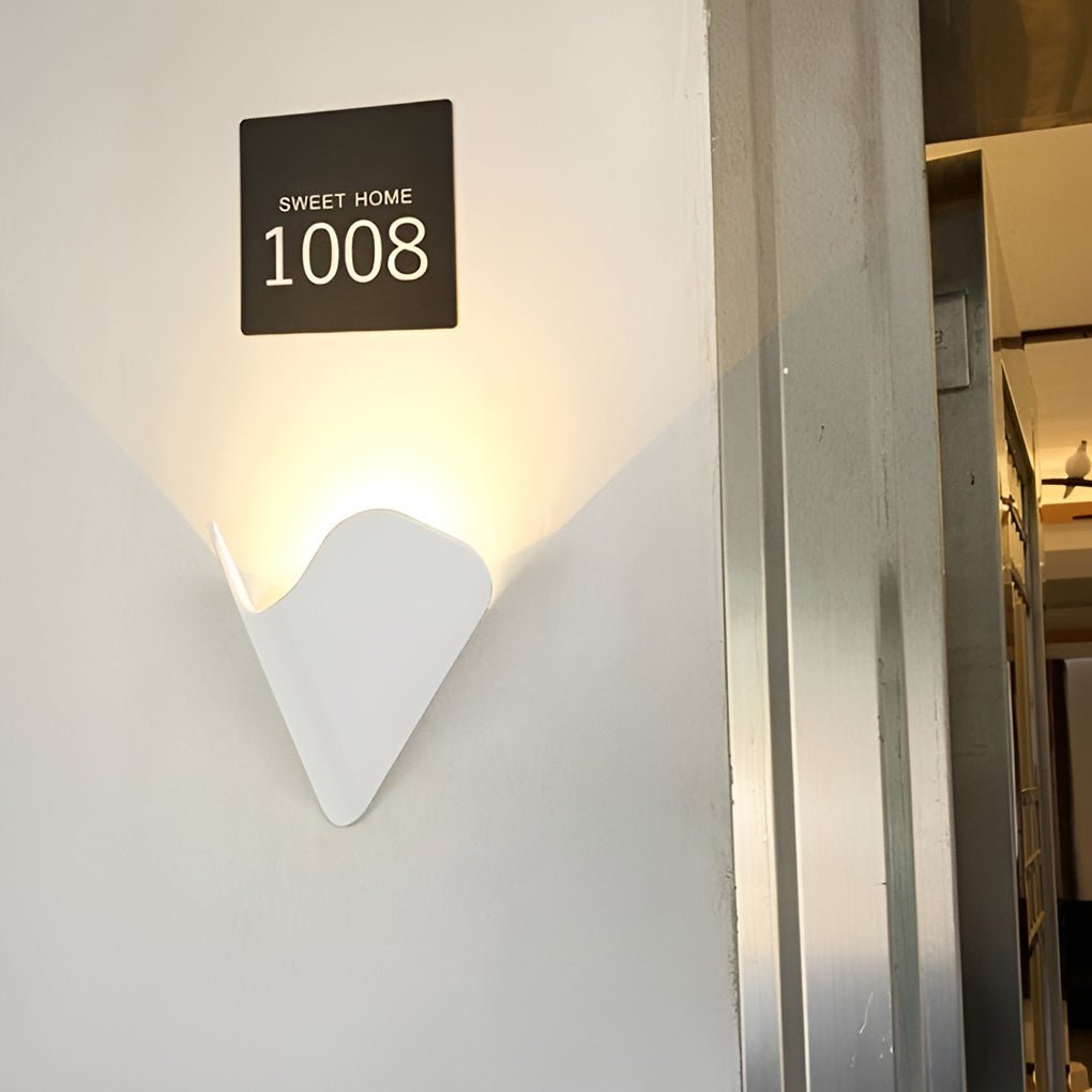 Aluminum LED Outdoor Sconce, Modern Wall Light With Optical Lens Shade