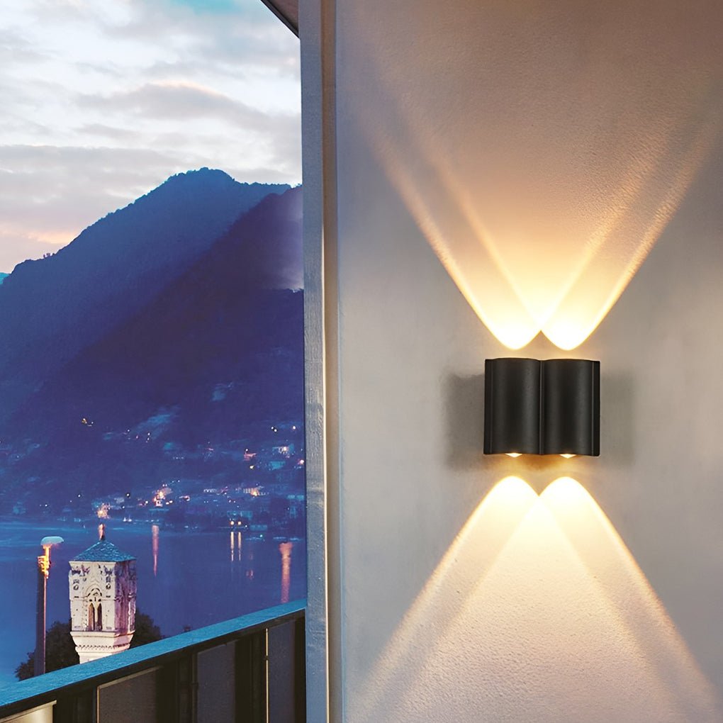 Wave-Arc LED udendørs væglampe, sort aluminium, IP65 vandtæt