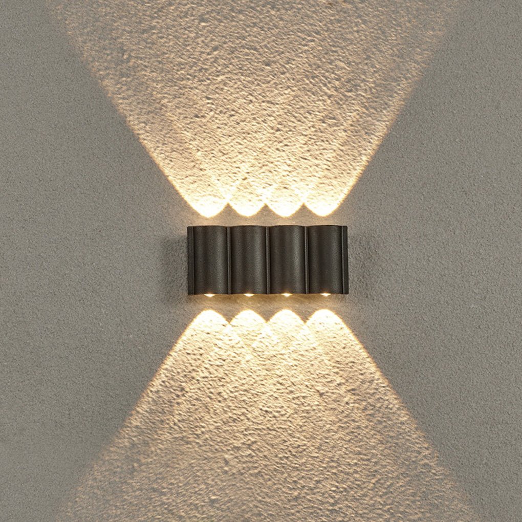 Wave-Arc LED udendørs væglampe, sort aluminium, IP65 vandtæt