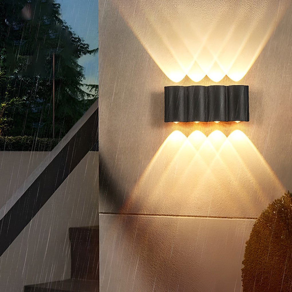 Wave-Arc LED udendørs væglampe, sort aluminium, IP65 vandtæt