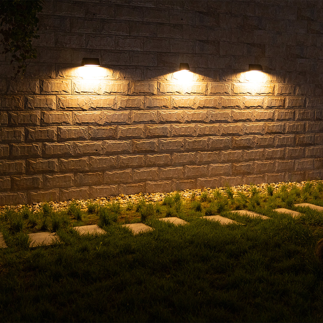 Luz de Parede Exterior Moderna em Vidro Geométrico com Estrutura em Alumínio Preto