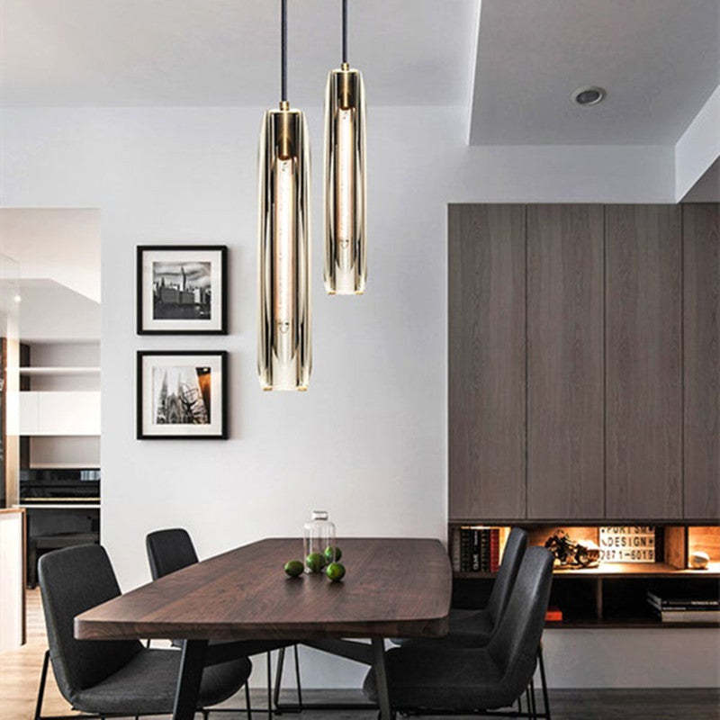 Candeeiro de Teto Pequeno com Pendente de Vidro e Estrutura em Latão, Pronto para LED