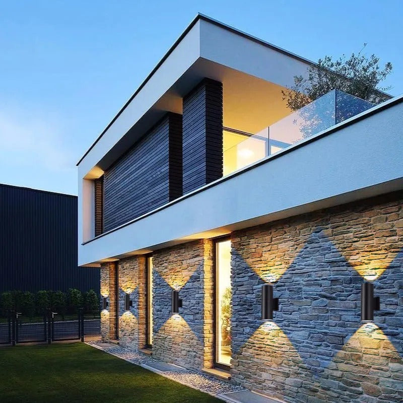 Lâmpada de Parede Exterior Ray em Metal e Vidro, Design LED Minimalista