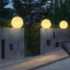 Luz de Poste Exterior Redonda em Forma de Lua, Design de Bola em Resina Belle