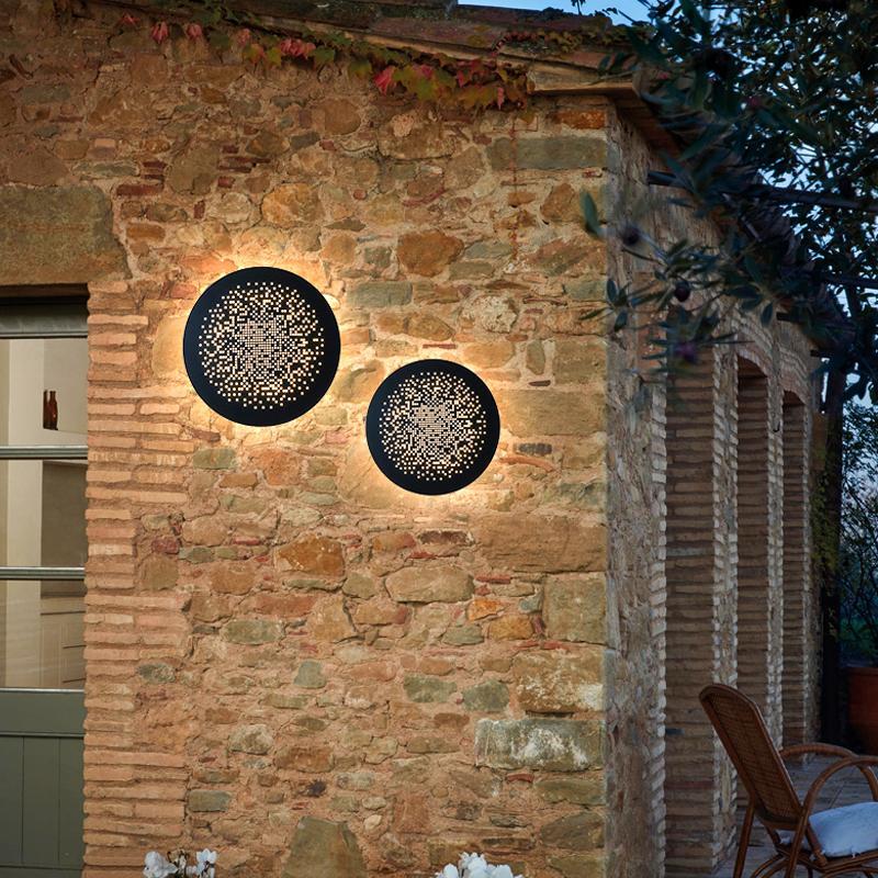 Applique murale extérieure métallique circulaire Olga, design LED à trous d’épingle