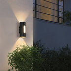 Utendørs vegglampe, minimalistisk aluminiumsdesign med varm LED-glød