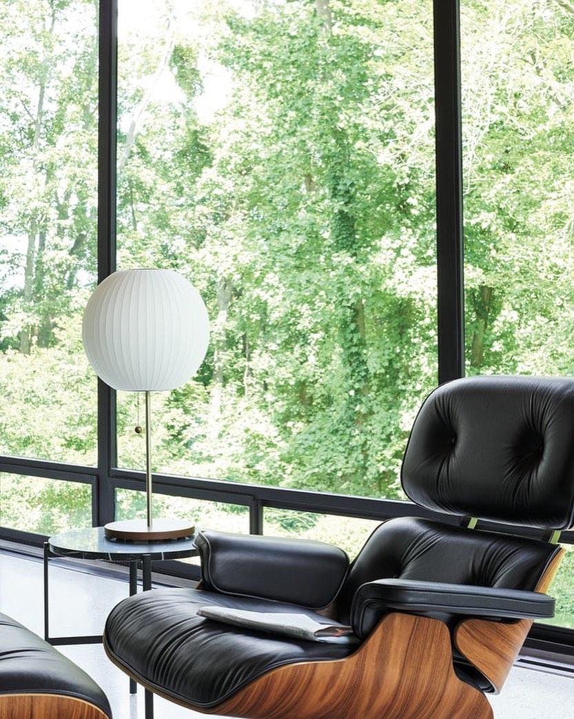 Faux silk bubble table lamp showing the pull-chain switch with wood accent